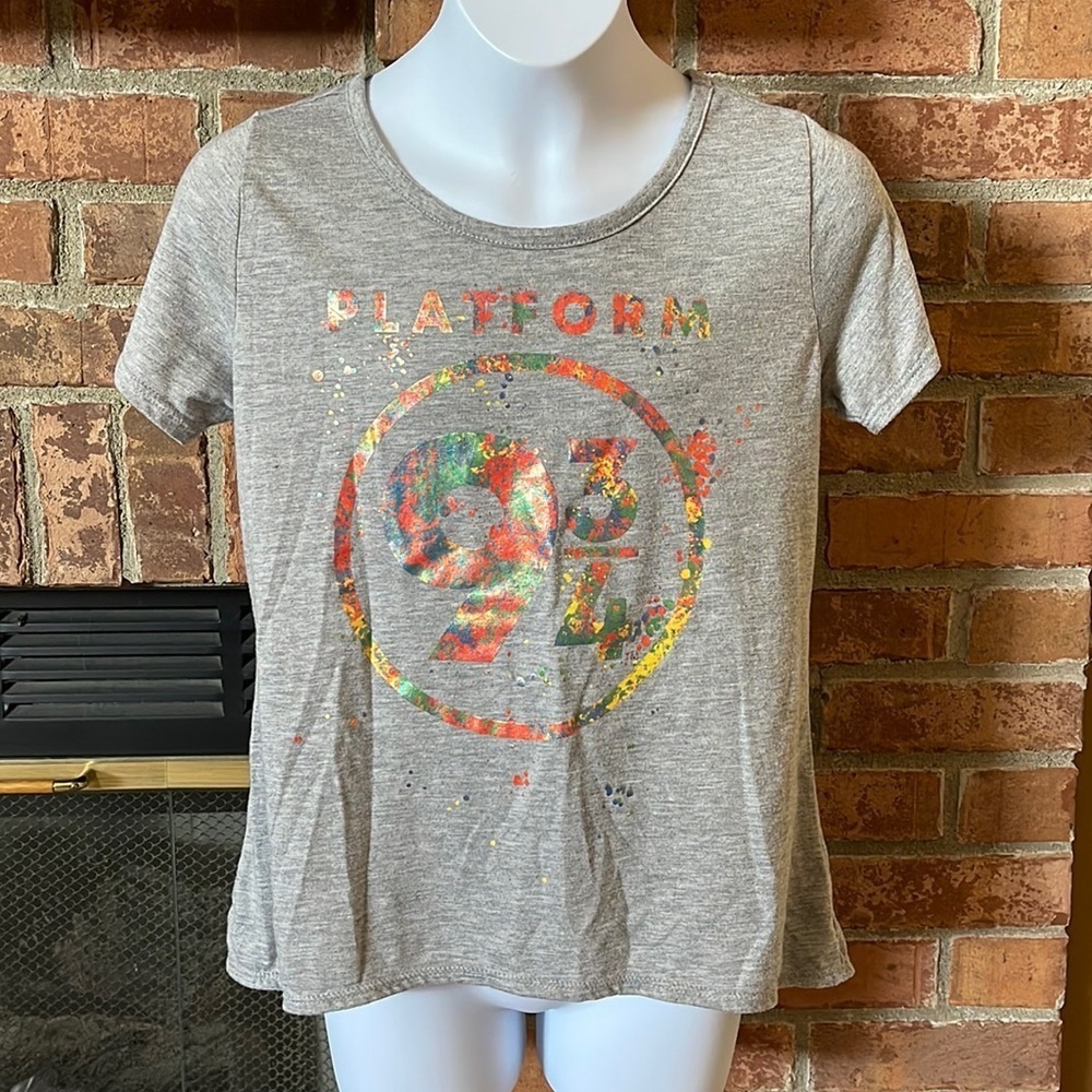 Harry Potter Platform 9 3/4 Short Sleeve Gray Shirt